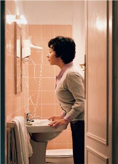 RESOLUCIÓN: On lifetime decisions in Spanish cinema - MoMu Antwerp