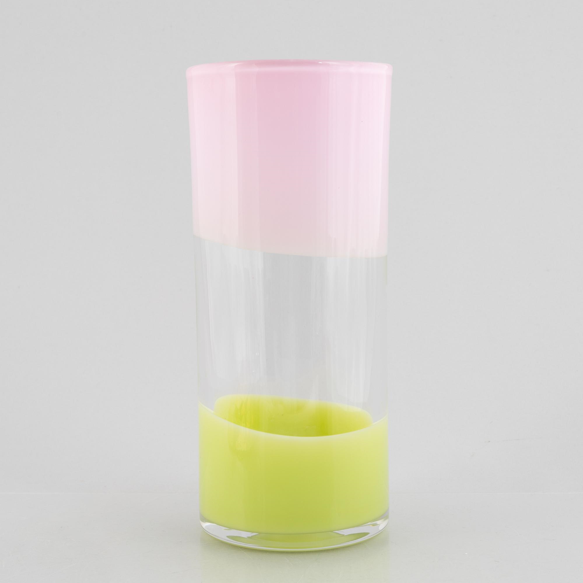 Artwork by Gunnel Sahlin, Floating cylinder, Made of glass