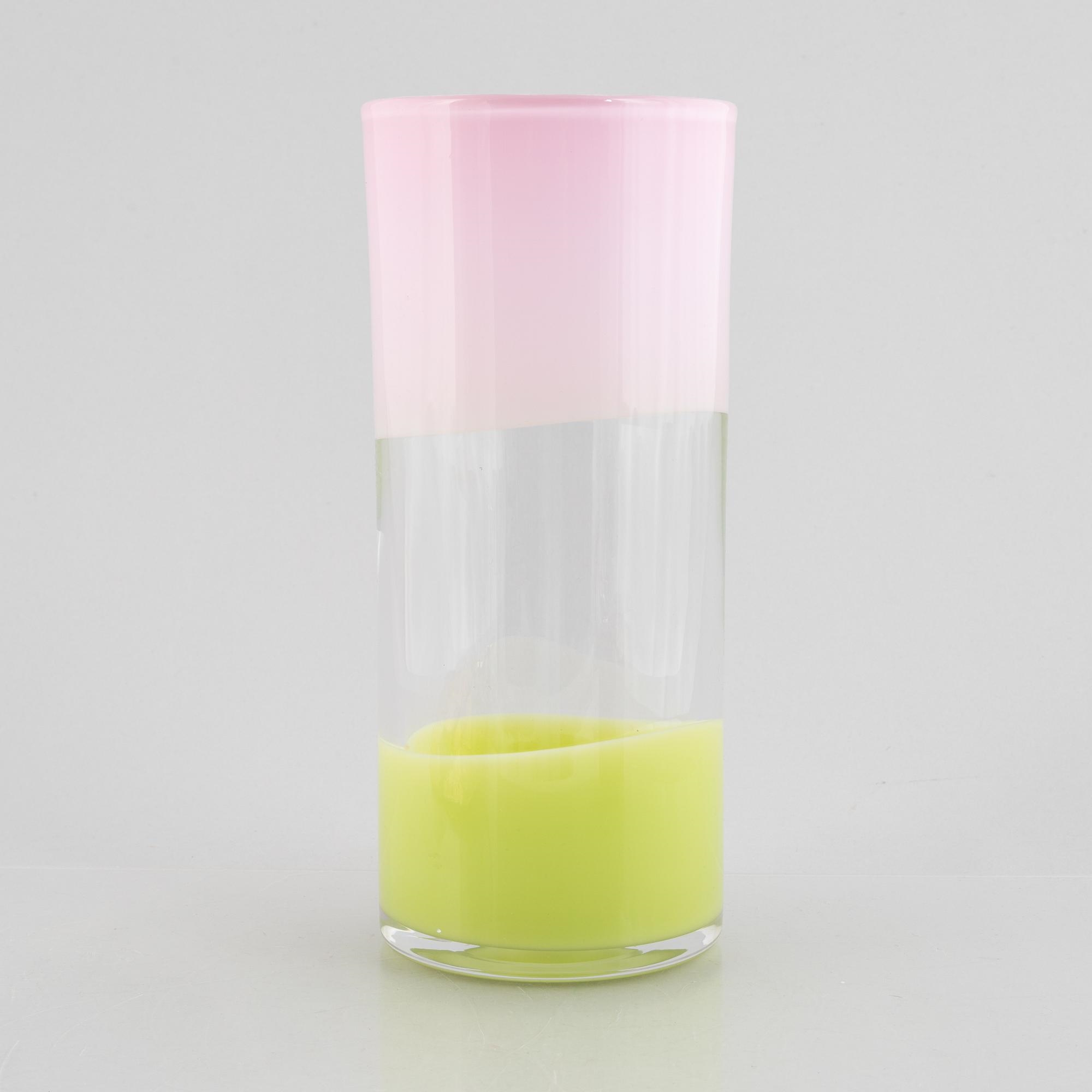 Artwork by Gunnel Sahlin, Floating cylinder, Made of glass