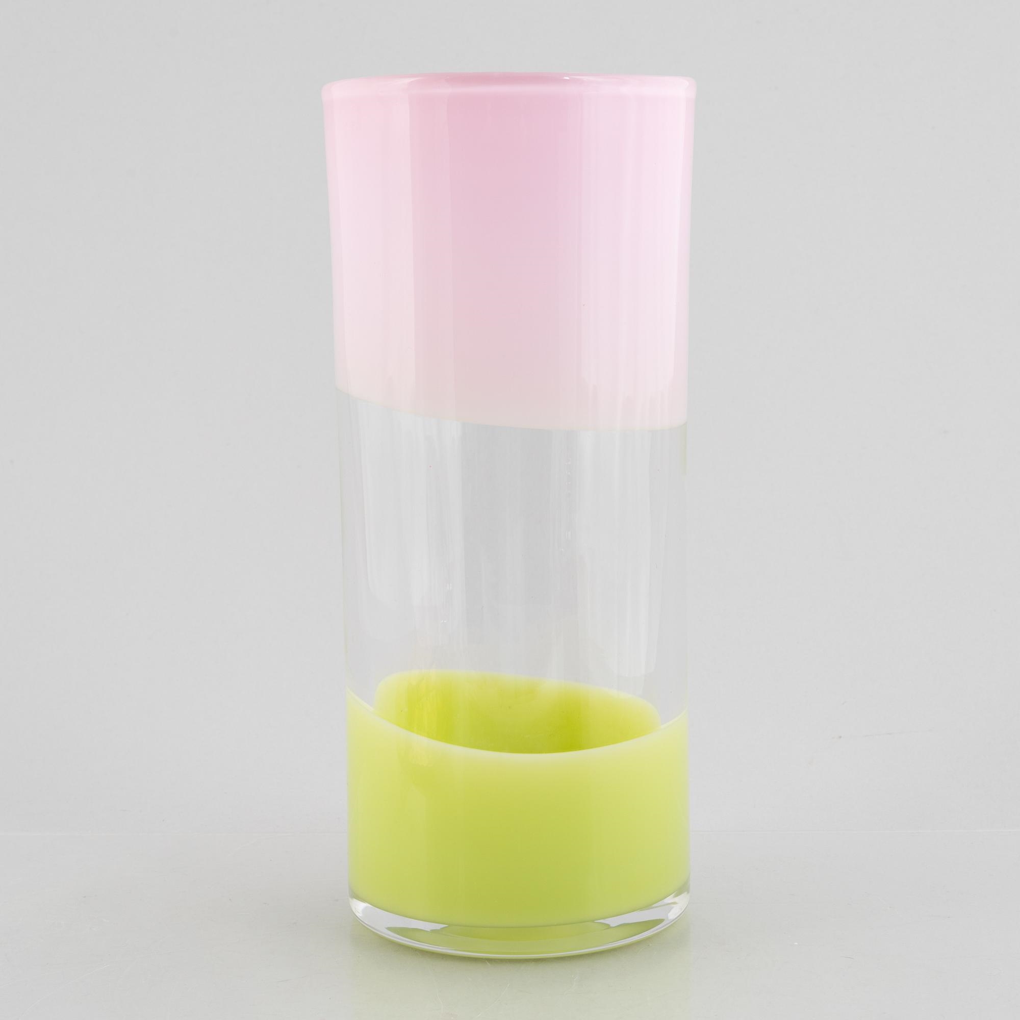 Artwork by Gunnel Sahlin, Floating cylinder, Made of glass