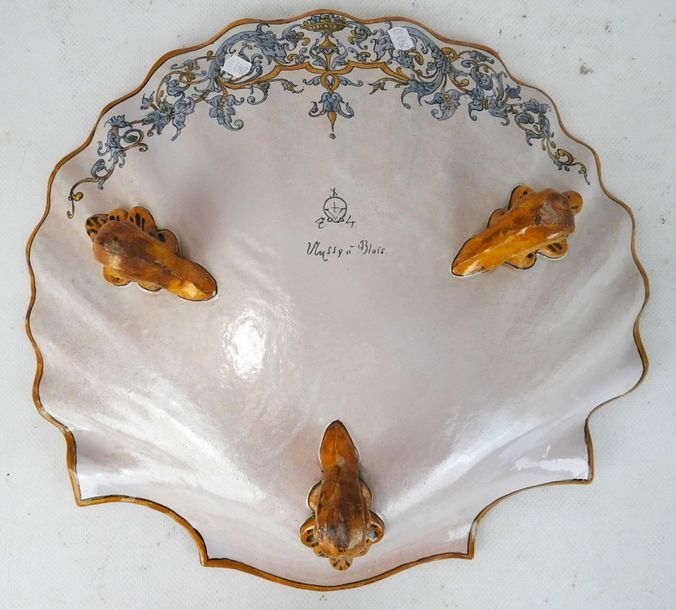 Artwork by Ulysse Besnard, Large tripod, Made of polychrome earthenware