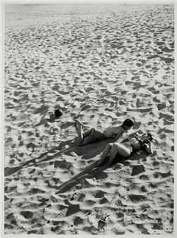 Couple at the beach - Pierre Boucher