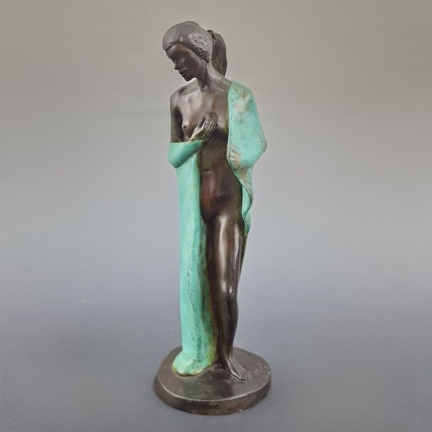 Artwork by Guido Mariani, Modesty, Made of bronze