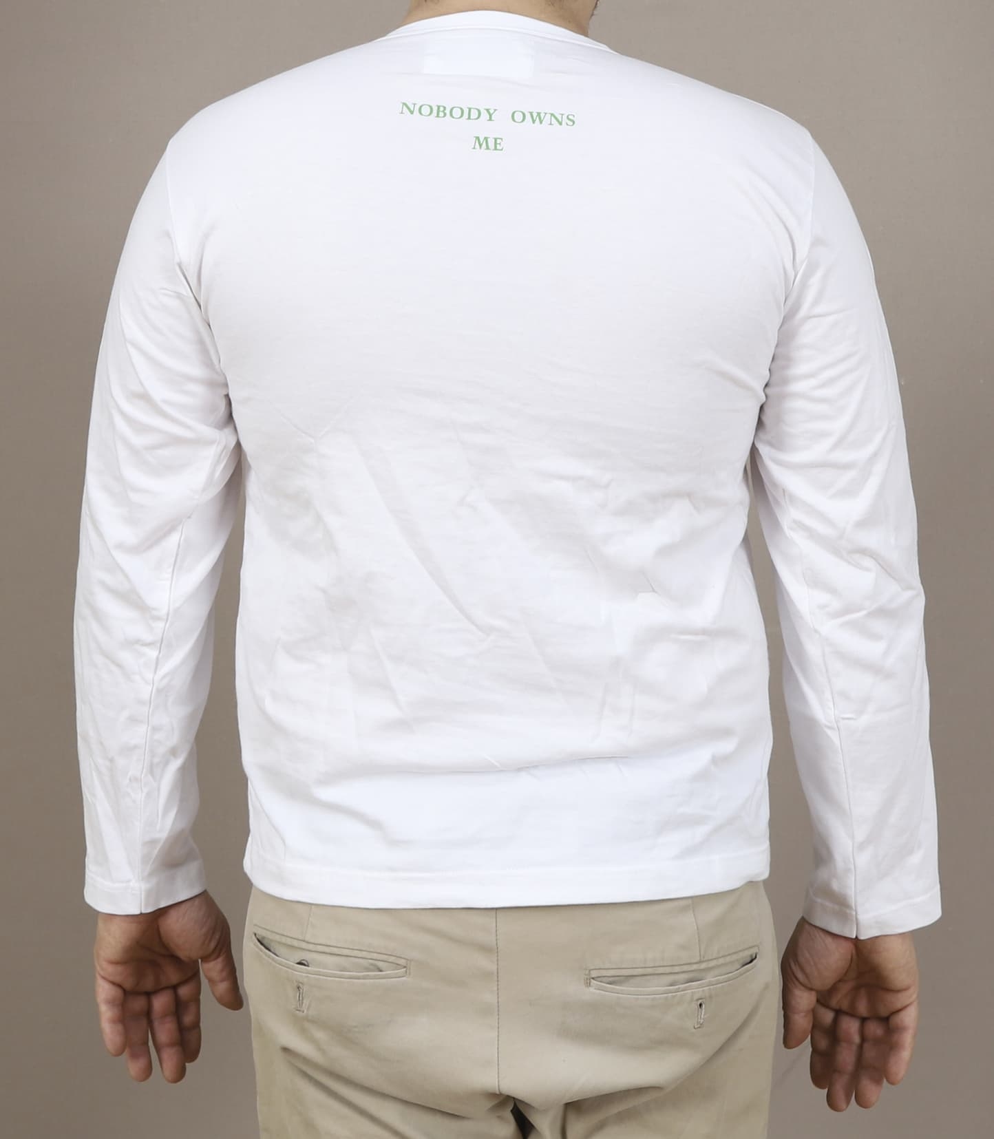 Artwork by Felix González-Torres, Tshirt d’artiste “Nobody owns me”, 1994, Made of silkscreen