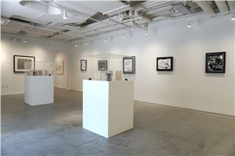 Andy Warhol: Pop! In Black and White - Guy Hepner 