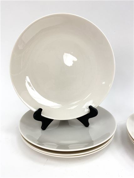 Eva Zeisel | GROUP OF EVA ZEISEL FOR CASTLETON PLATES | MutualArt