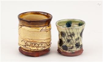 JEAN-NICOLAS GERARD (born 1954); a cylindrical slipware pot with sgraffito decoration - Jean-Nicolas Gérard