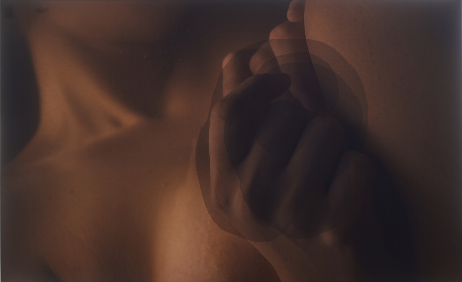 Artwork by Matteo Basilè, AMORE LIQUIDO, Made of stampa lambda su opal + alluminio +neon