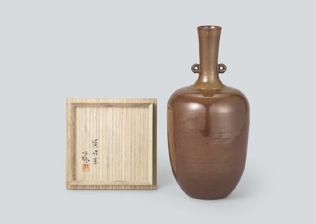 Artwork by Miyanohara Ken, Vase in tenmoku red glaze