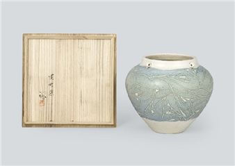 Blue jar with design of arabesque - Miyanohara Ken