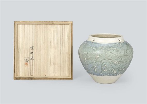 Blue jar with design of arabesque - Miyanohara Ken