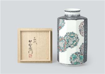 Vase with design of flower in overglaze enamel - Imaizumi Imaemon XIV