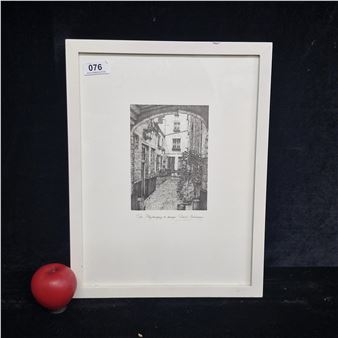 signed and titled to base. Housed i a wooden frame behind glass. - Daniel Winkelmans