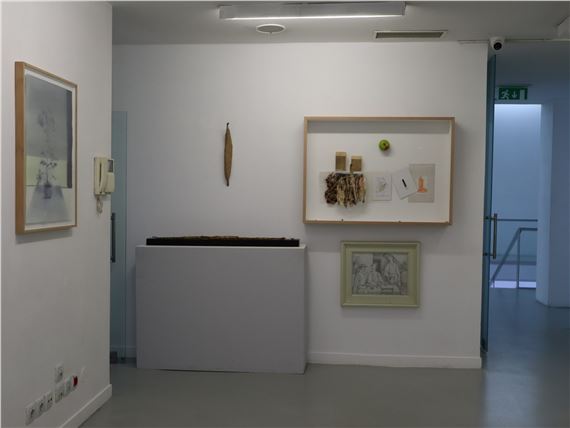Room Next Door: A Selection of Works by Diverse Artists - Galeria Graça Brandão