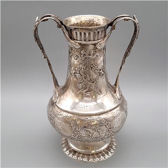 Henkelvase - Christoph Wiedemann