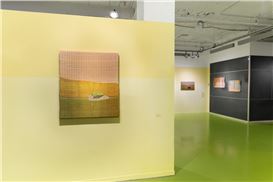 “Apparent Paths” Lead Us Nowhere, with Pleasure: A Review of Emily Frances Winter at Hyde Park Art Center