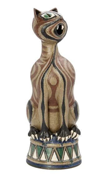 A large chamotte stoneware figure in the shape of a circus cat - Thomas Toft