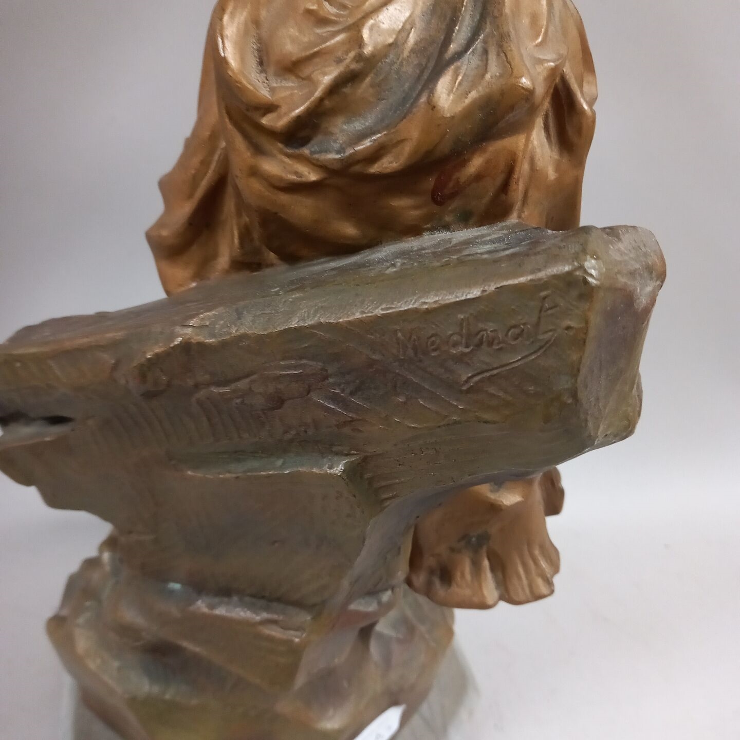 Artwork by Mednat, MEDNAT (XIXe - XXème siècle) Une STATUETTE , la cruche cassée en régule et faïence, Made of marble