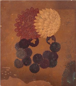 Panneau en laque polychrome à décor de chrysanthèmes. Petits éclats et craquelures. Non signé.  TR - André Ducaroy