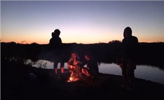 Headlong: The beaver tumbled down the slope. - Galeria Arsenal