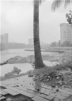 Sarker Protick: Shadows in the Sky - FOTOHOF