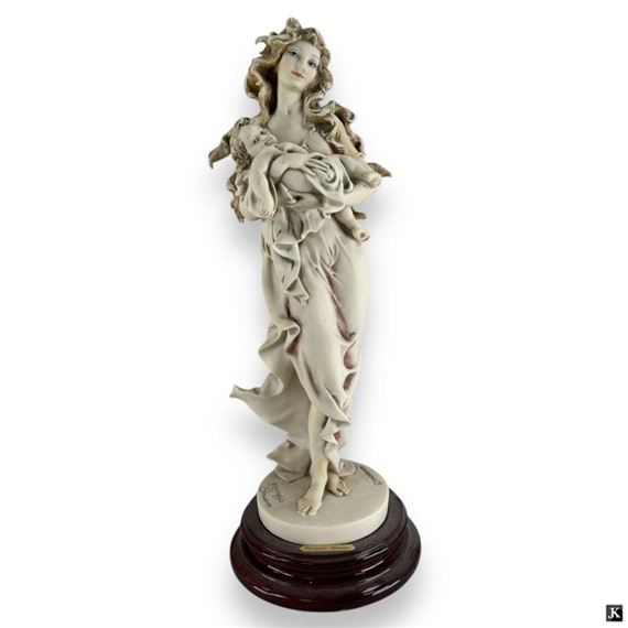 LOVING ARMS Maternity