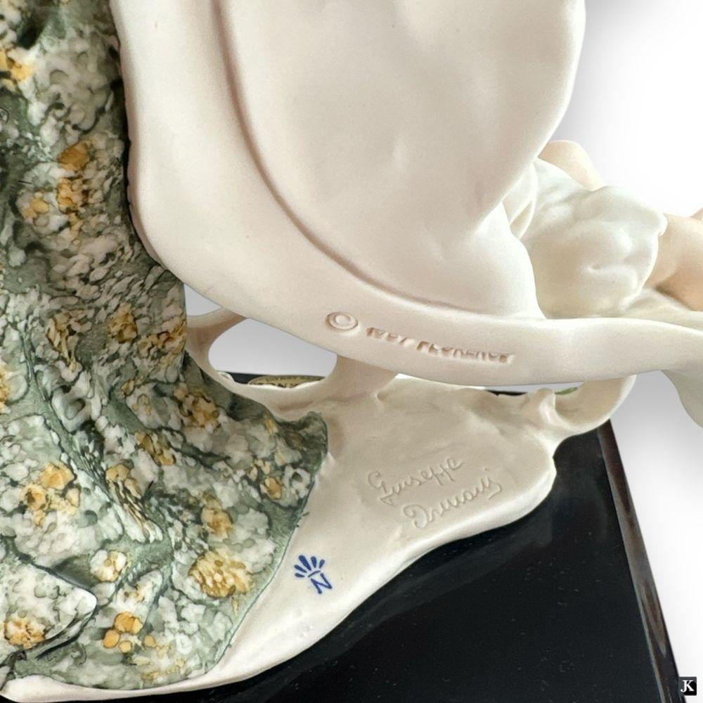 Artwork by Giuseppe Armani, MATERNITY, Made of porcelain