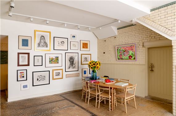 Summer Salon Hang - Lyndsey Ingram (16 Bourdon St.)