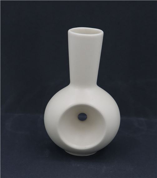 Eva Striker Zeisel (1906–2011) Hungarian/American Hand-Made Modernist Porcelain Vase - Eva Zeisel
