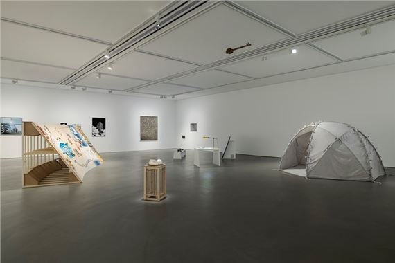 DCW Exhibition: The Green Ray - DOOSAN Gallery