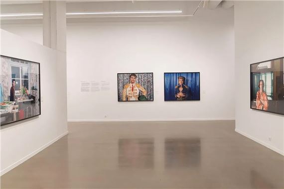 Tina Barney: Lazos familiares - Tabakalera