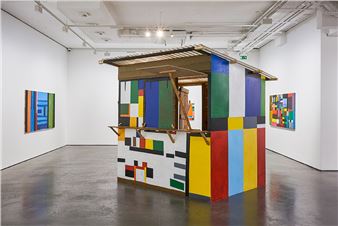 Exhibition at Astrup Fearnley Museet addresses depth and spatiality in painting