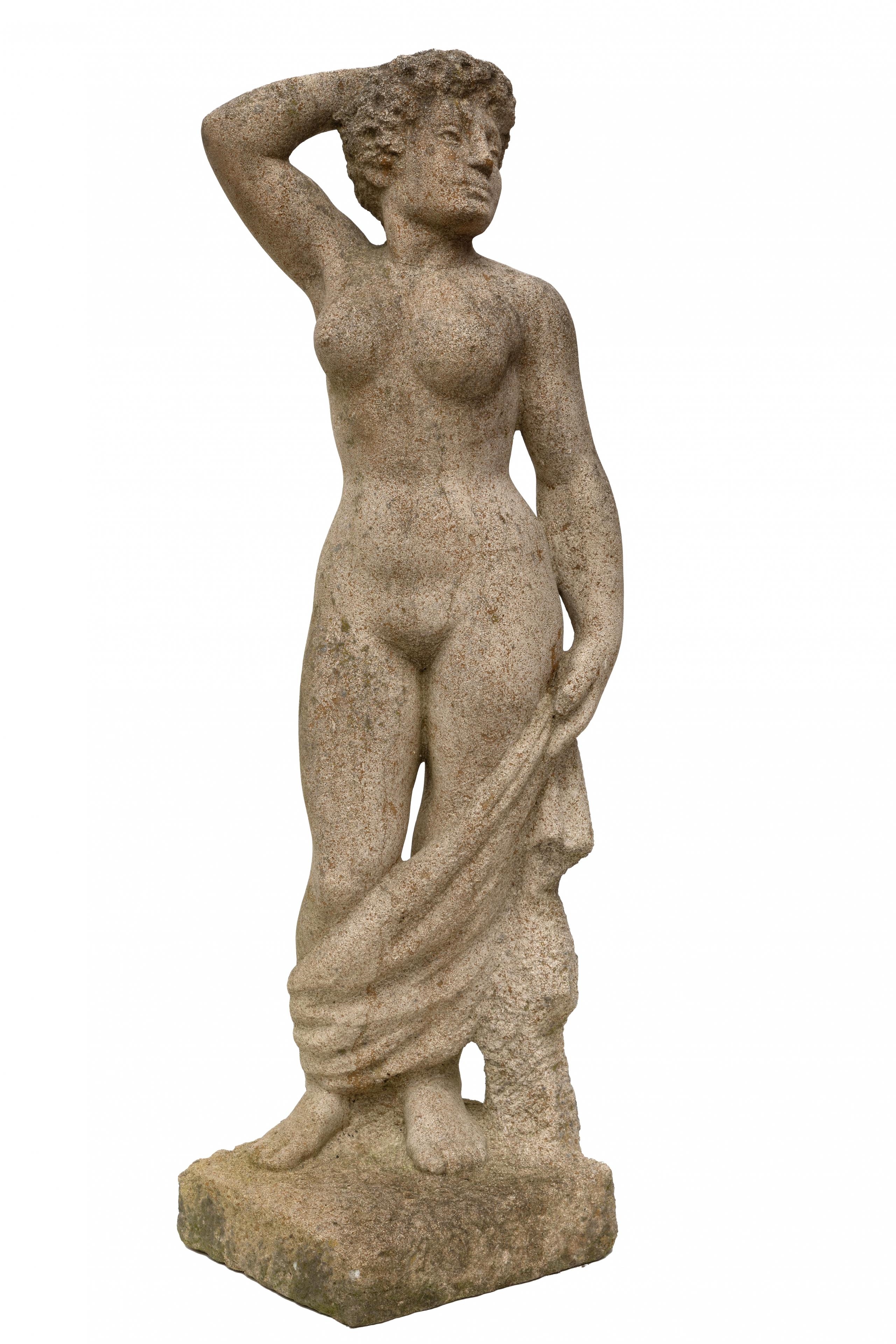 Artwork by John Rädecker, Staand vrouwelijk naakt, Made of zandstenen