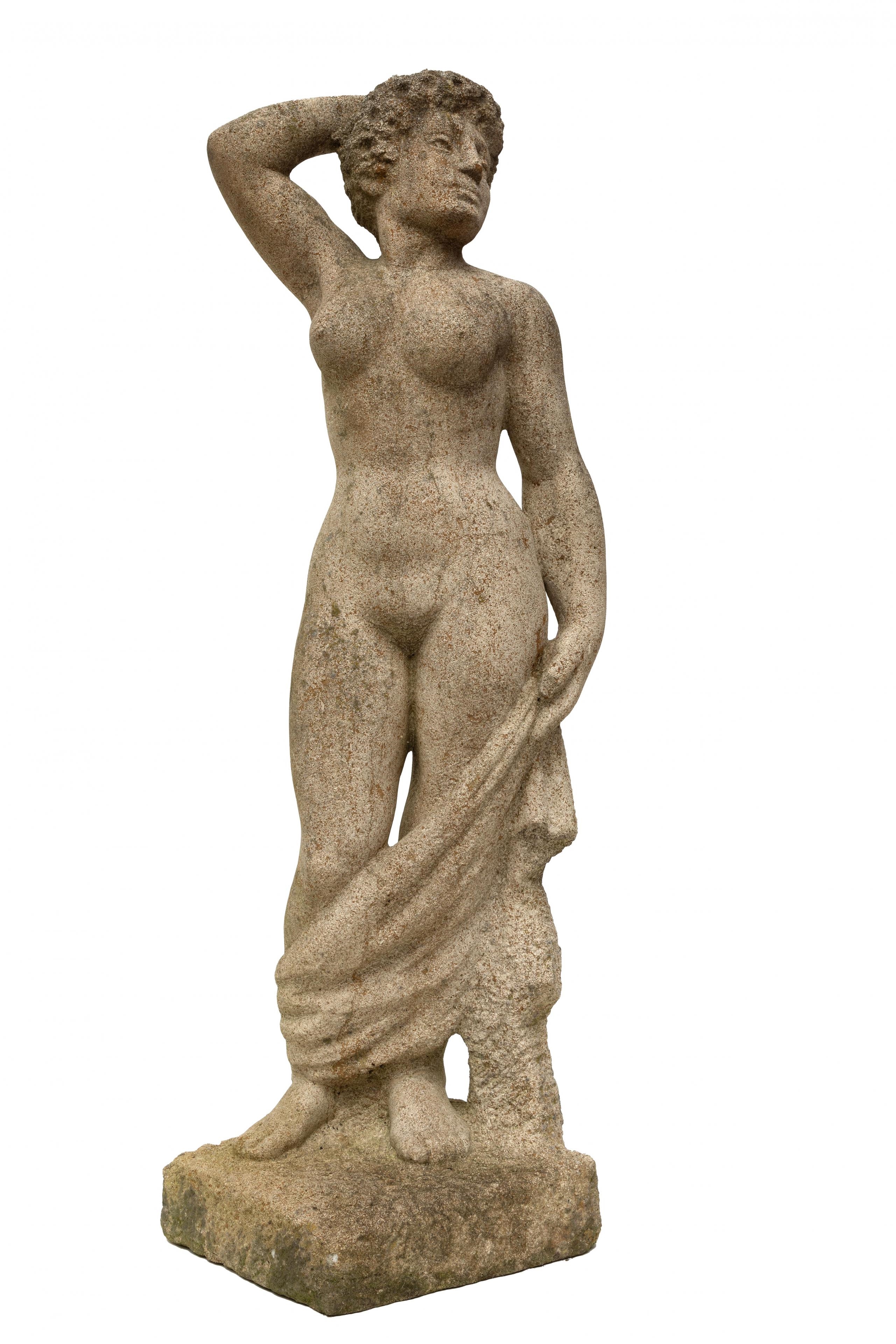Artwork by John Rädecker, Staand vrouwelijk naakt, Made of zandstenen