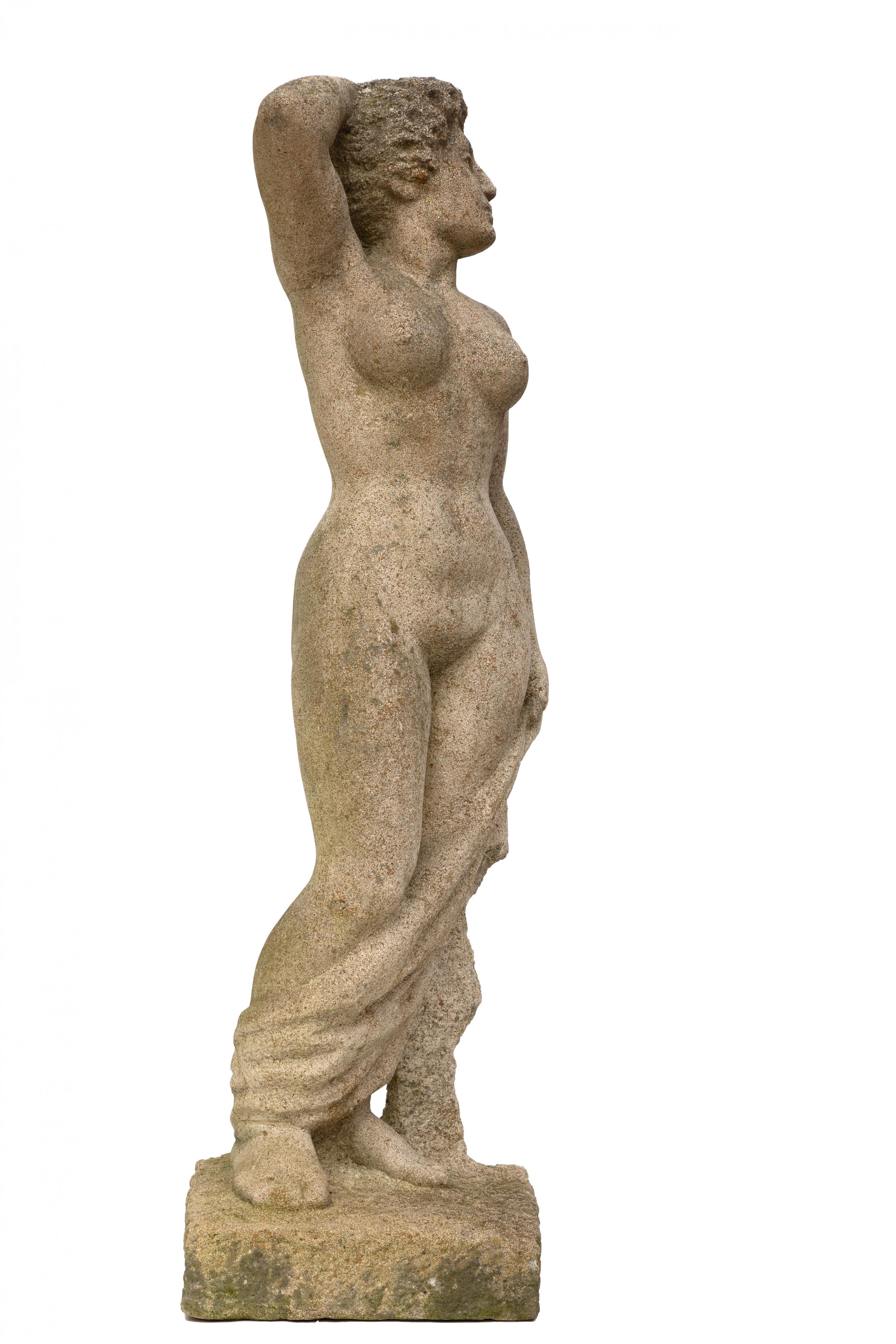 Artwork by John Rädecker, Staand vrouwelijk naakt, Made of zandstenen