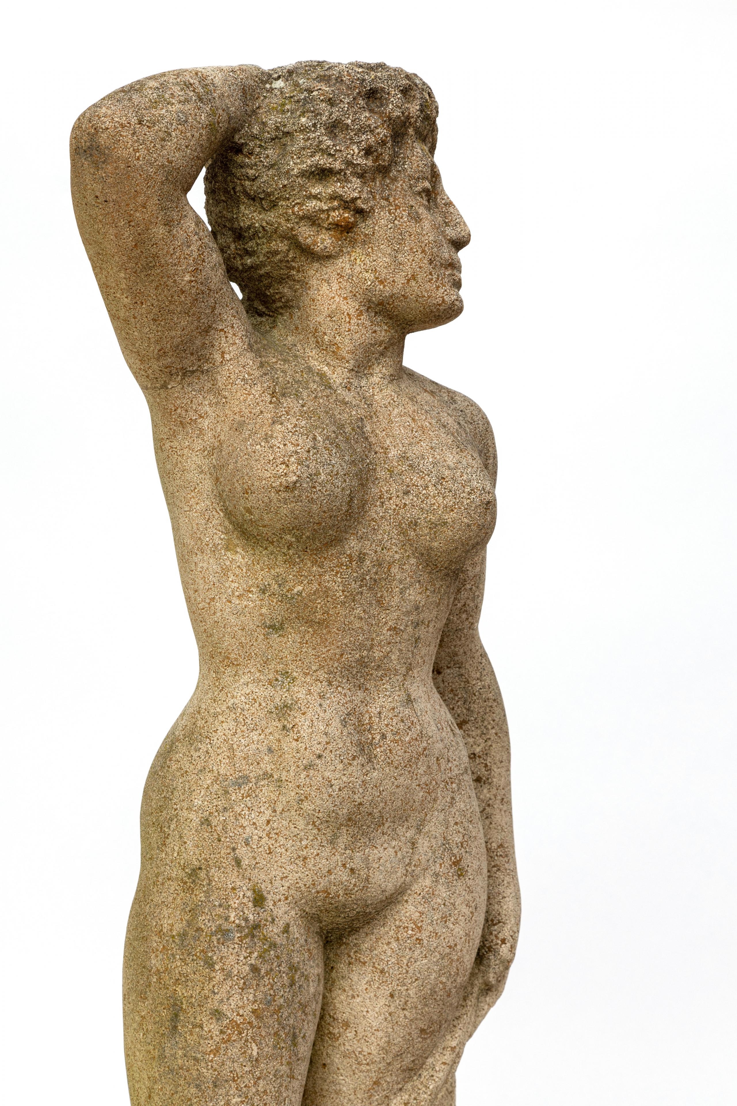 Artwork by John Rädecker, Staand vrouwelijk naakt, Made of zandstenen