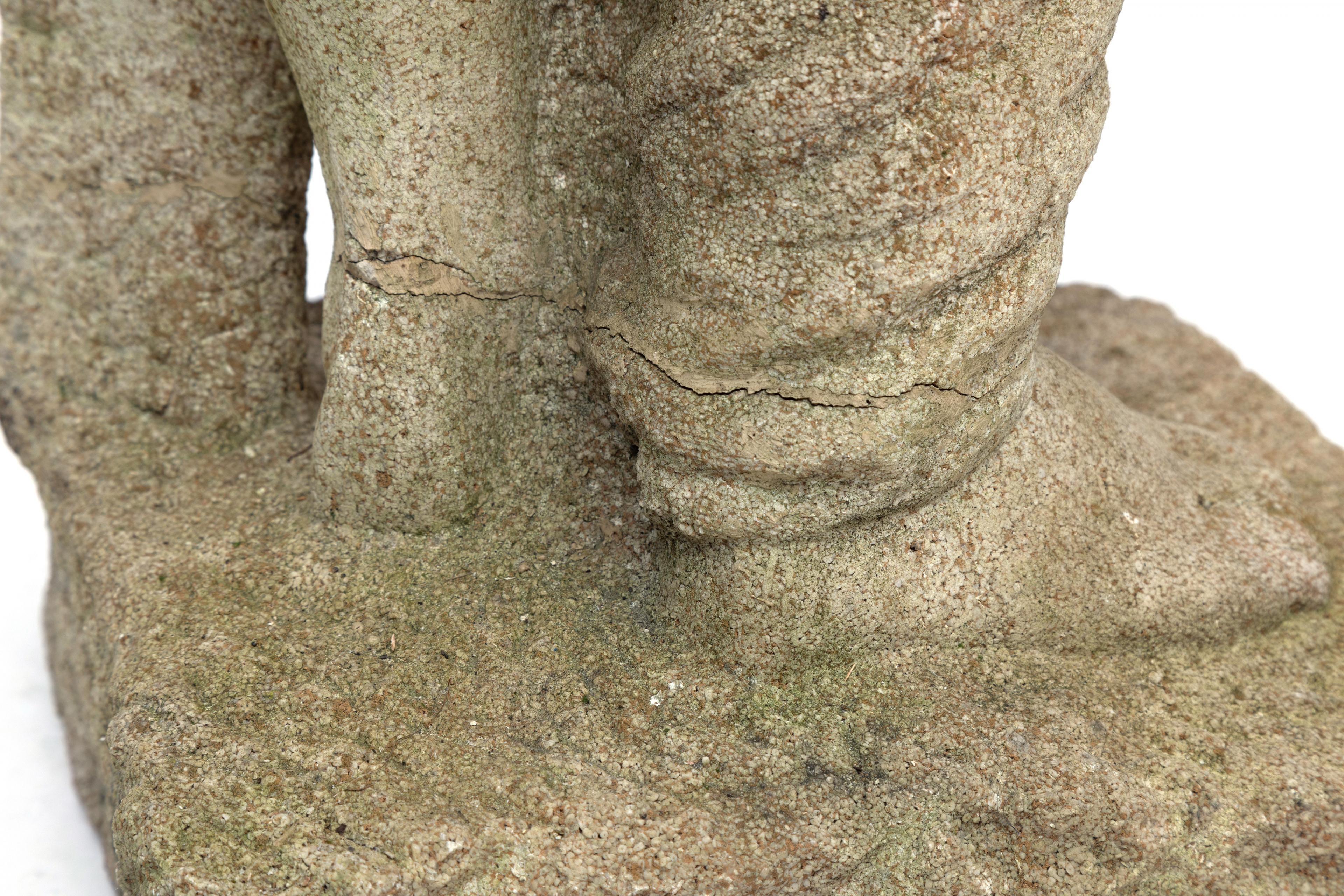 Artwork by John Rädecker, Staand vrouwelijk naakt, Made of zandstenen