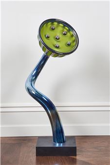 A green and iridescent glass sculpture lamp - Robert Wynne