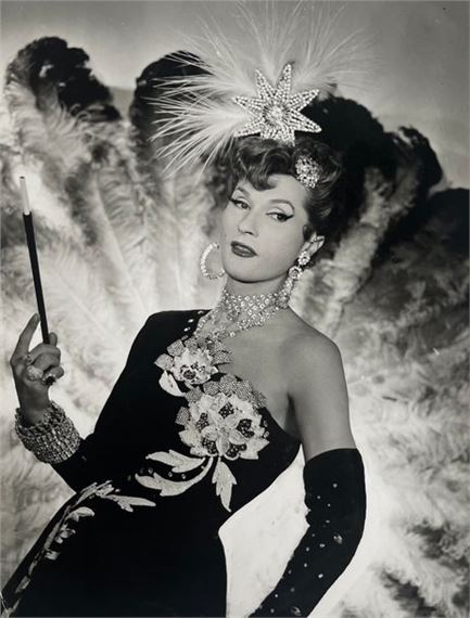 daniel-frasnay-cabaret-dancer-1940-mutualart