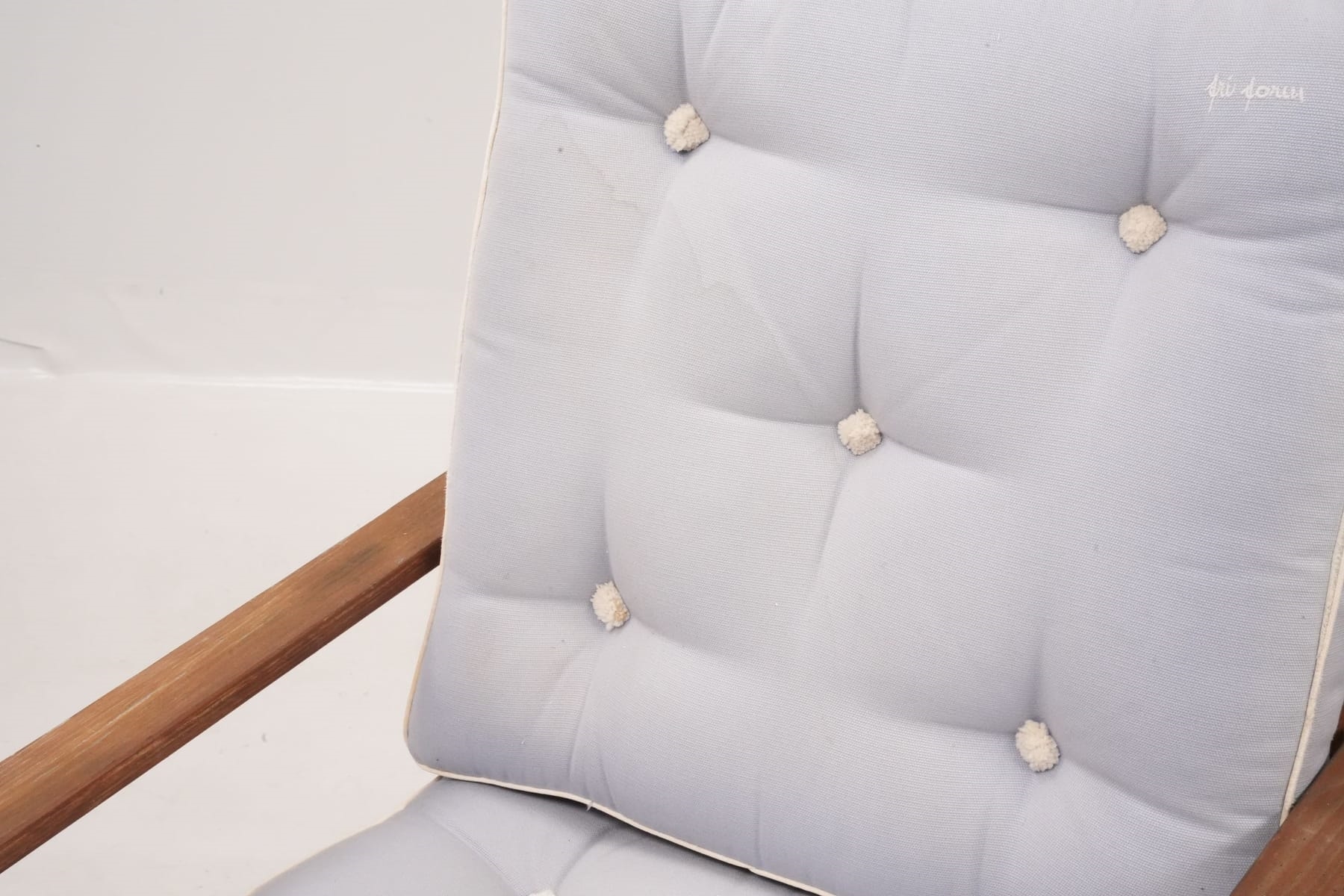 Artwork by Elsa Stackelberg, solstolar