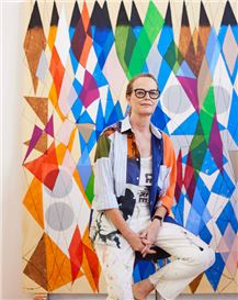 Charline von Heyl unveils "restless" new works at Xavier Hufkens