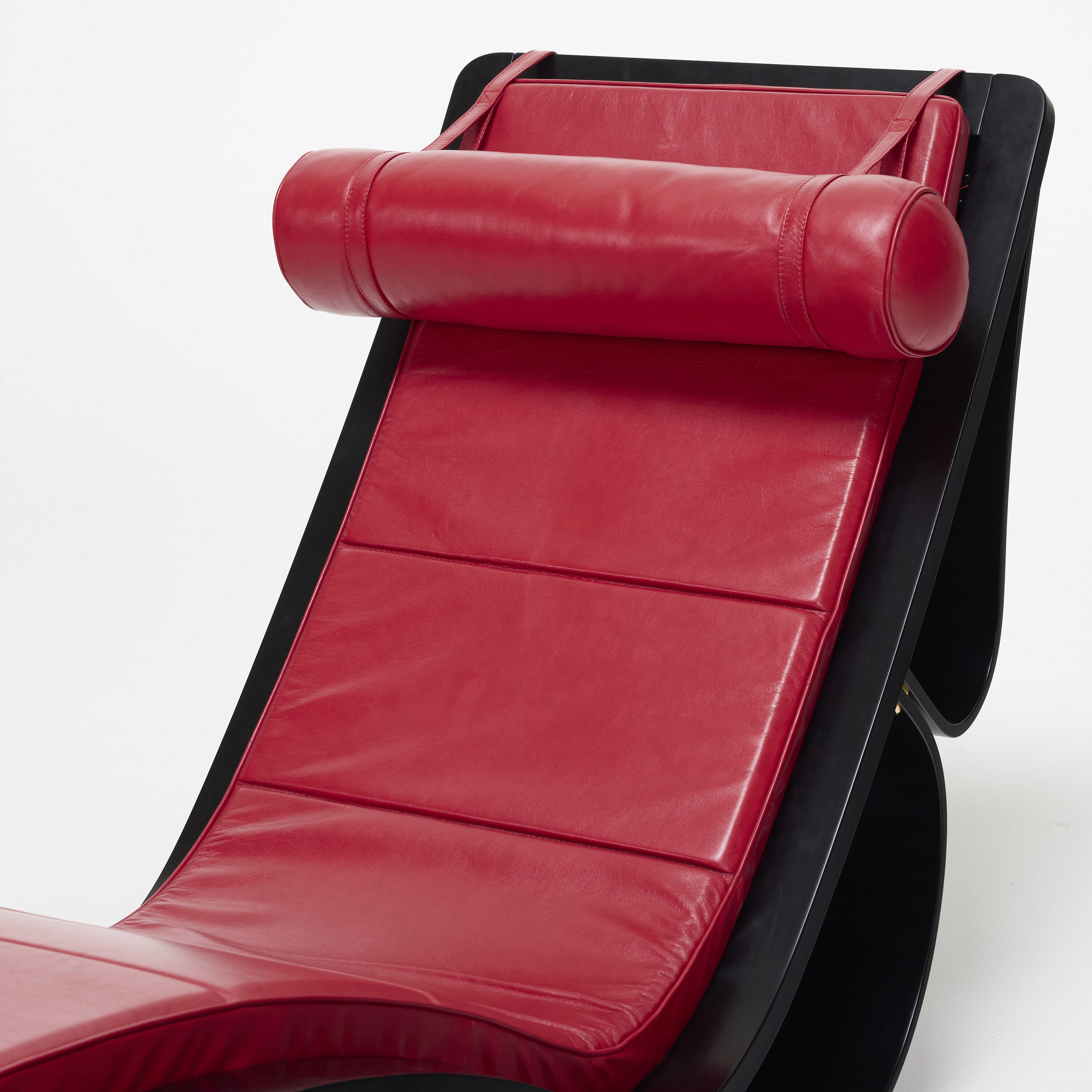 Oscar Niemeyer | Rio chaise lounge (1990) | MutualArt