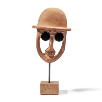 MAN WITH BOWLER HAT - David Gil