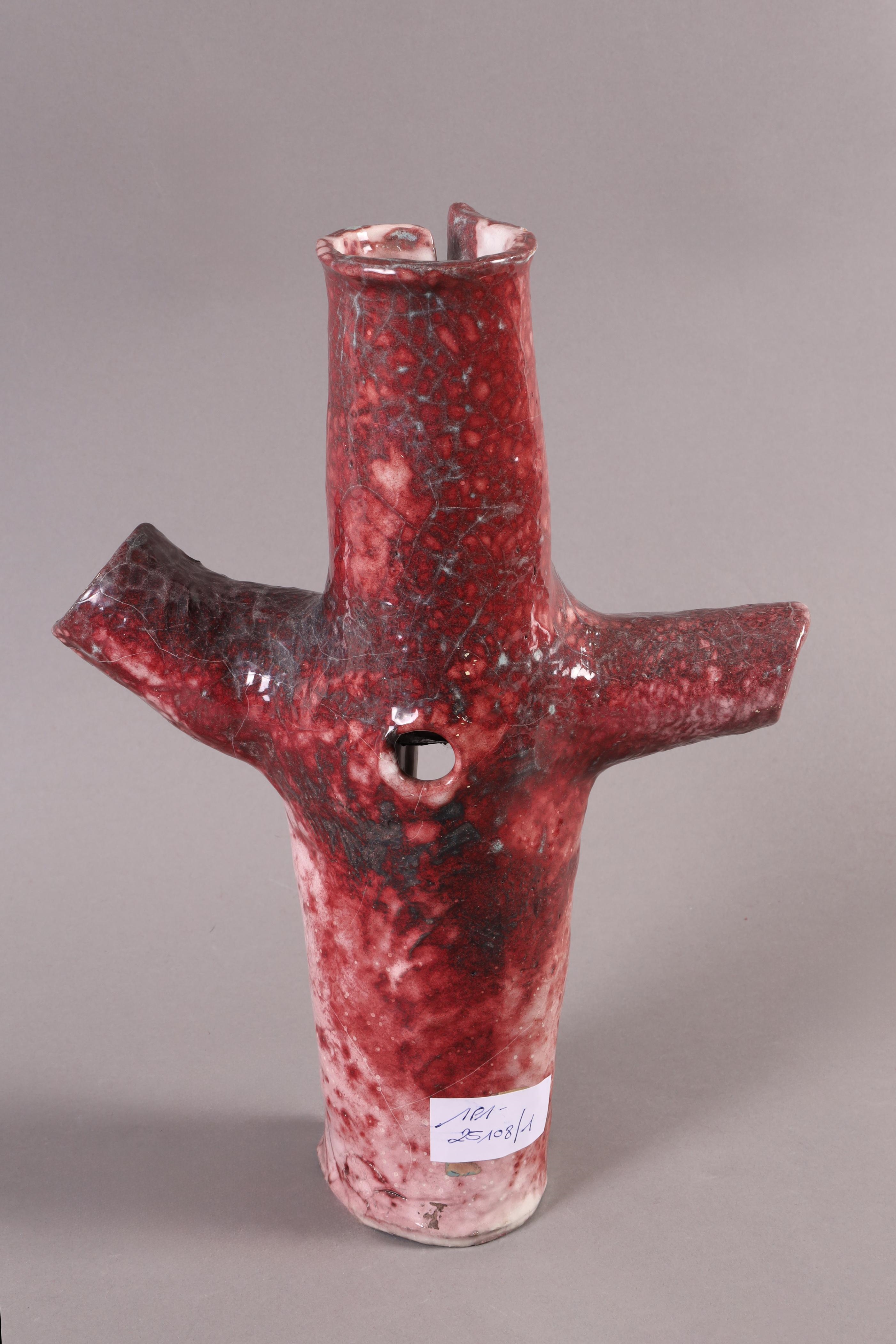 Artwork by Wilma Schalk - Niedermayer, Kreuzskulptur, Made of Kunstkeramik