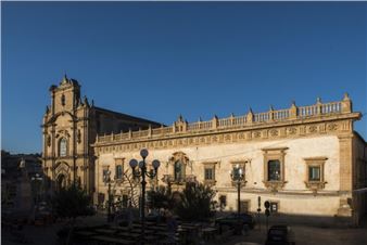 Ants, Bees and Carob Pods. Emilio Isgrò’s View of the World, Mediterranean and Sicily, on Display at the Newborn MACC in Scicli