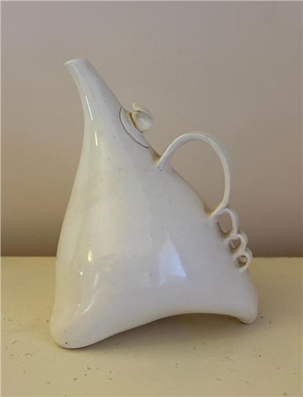 Teapot by Glenda Hoy