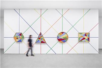 É pela linha que se desenha: Geometrias latino-americanas - Simões de Assis, Sao Paulo