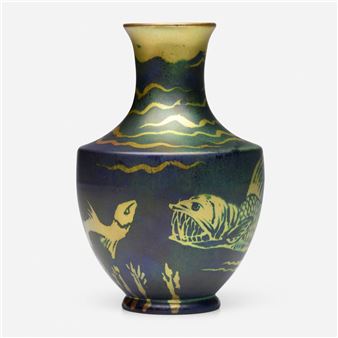 Vase with fish - Júlia Zsolnay