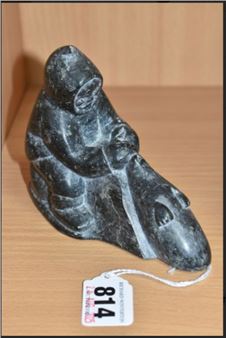 AN INUIT SOAPSTONE CARVED SCULPTURE - Mathewsie Amidlak