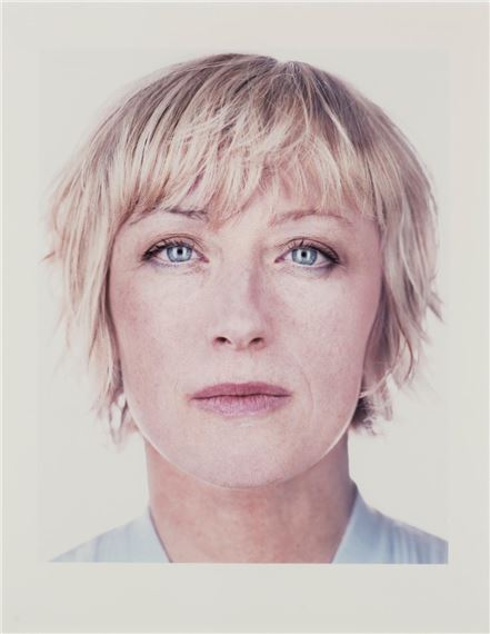 Cindy Sherman by Martin Schoeller, 2000